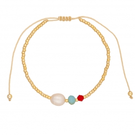 Βραχιόλι λεπτό μακραμέ Boho της Excite Fashion Jewellery, με περλίτσα, τιρκουάζ, κόκκινη πέτρα και χρυσές χάντρες. 