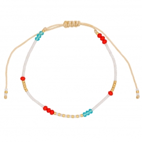 Βραχιόλι λεπτό μακραμέ Boho της Excite Fashion Jewellery, με λευκές, κόκκινες, τιρκουάζ και χρυσές χάντρες. B-110493-4