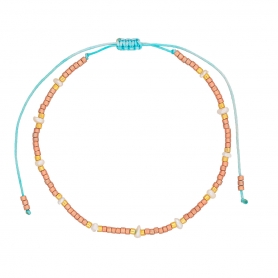 Βραχιόλι λεπτό μακραμέ Boho της Excite Fashion Jewellery, με μικρά μαργιταράκια,  πορτοκαλί και χρυσές χάντρες.  B-110502-45