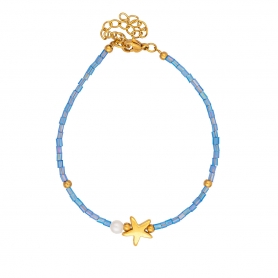 Χειροποίητο βραχιόλι αστερίας της  Excite Fashion Jewellery, με γαλάζιες χάντρες, χρυσές και περλίτσα. B-1727-01-07-4