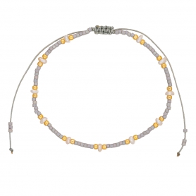 Βραχιόλι λεπτό μακραμέ, Boho, της Excite Fashion Jewellery, με μαργαριταράκια, γκρί και χρυσές χάντρες. BR-0316-5