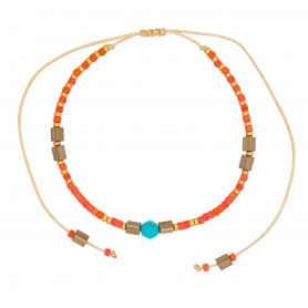 Βραχιόλι λεπτό μακραμέ, Boho, της Excite Fashion Jewellery, με τιρκουάζ πέτρα, κοραλί,  και χρυσές χάντρς. BR-0411-4