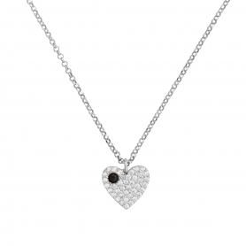Κολιέ καρδιά από την Excite Fashion Jewellery  στολισμένη με λευκά ζιργκόν και μαύρο μονόπετρο από επιπλατινωμένο ασήμι 925. K-122-AS-S-99