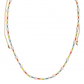 Κολιέ Boho της Excite Fashion Jewellery, με περλίτσες και πολύχρωμες χάντρες από επιχρυσωμένο ατσάλι. N-110437-55