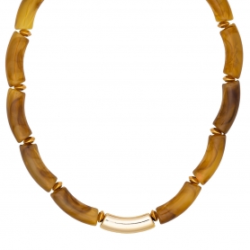 Χειροποίητο κολιέ από την Excite Fashion Jewellery με χρυσή και καφέ φαρδιές χάντρες  σε ατσάλινη βάση. K-1739-01-05-135