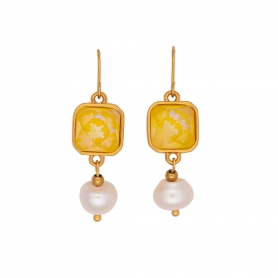 Χειροποίητα σκουλαρίκια Excite Fashion Jewellery με κίτρινο τετράγωνο κρύσταλλο και κρεμαστή πέρλα από επιχρυσωμένο ατσάλι S-1725-01-16-7