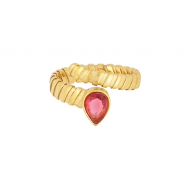 Κομψό δαχτυλίδι από την Excite Fashion Jewellery με ραβδώσεις και κατάληξη  κόκκινο ζιργκόν σταγόνα, από επιχρυσωμένο ανοξείδωτο ατσάλι. R-YH1320-RED-65