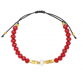 Χειροποίητο βραχιόλι με κόκκινες χάνδρες, περλίτσα και χρυσά κυβάκια από την Excite Fashion Jewellery. B-1429-05-11-45
