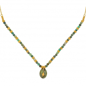 Κολιέ από επιχρυσωμένο ανοξείδωτο ατσάλι, μοτίφ με μεταλλικό στοιχείο, πράσινες πέτρες,  και μεταλλικές χάντρες, της Excite Fashion Jewellery. N-1558A-G-85