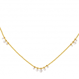 Κολιέ με κρεμαστά λευκά κρυσταλλάκια και αλυσίδα dots  από επιχρυσωμένο ανοξείδωτο  ατσάλι, της Excite Fashion Jewellery. N-201913-2-G-79