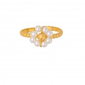Δαχτυλίδι από επιχρυσωμένο ανοξείδωτο ατσάλι, με περλίτσες σε σχήμα λουλουδιού της Excite Fashion Jewellery. R-202147-WT-55