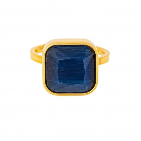 Δαχτυλίδι από επιχρυσωμένο ανοξείδωτο ατσάλι, με μπλέ τετράγωνη πέτρα από κρύσταλλο , της Excite Fashion Jewellery. R-216A-N-G-6