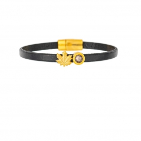 Χειροποίητο δερμάτινο βραχιόλι  με μαύρο λουράκι, επίχρυσο φυλλαράκι και  μοτίφ  με κρύσταλλο, της Excite Fashion Jewellery. BM-1717-01-06-5