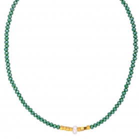 Κολιέ χειροποίητο, με πράσινες χάνδρες, επίχρυσα κυβάκια και περλίτσα  της Excite Fashion Jewellery. K-1429-07-14-66
