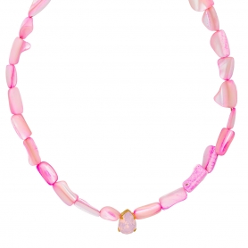 Χειροποίητο κοντό κολιέ, με ροζ ασύμμετρες πέτρες, σταγόνα με ροζ κρύσταλλο, από επιχρυσωμένο ανοξείδωτο ατσάλι (δεν μαυρίζει), της Excite Fashion Jewellery. K-1780-11